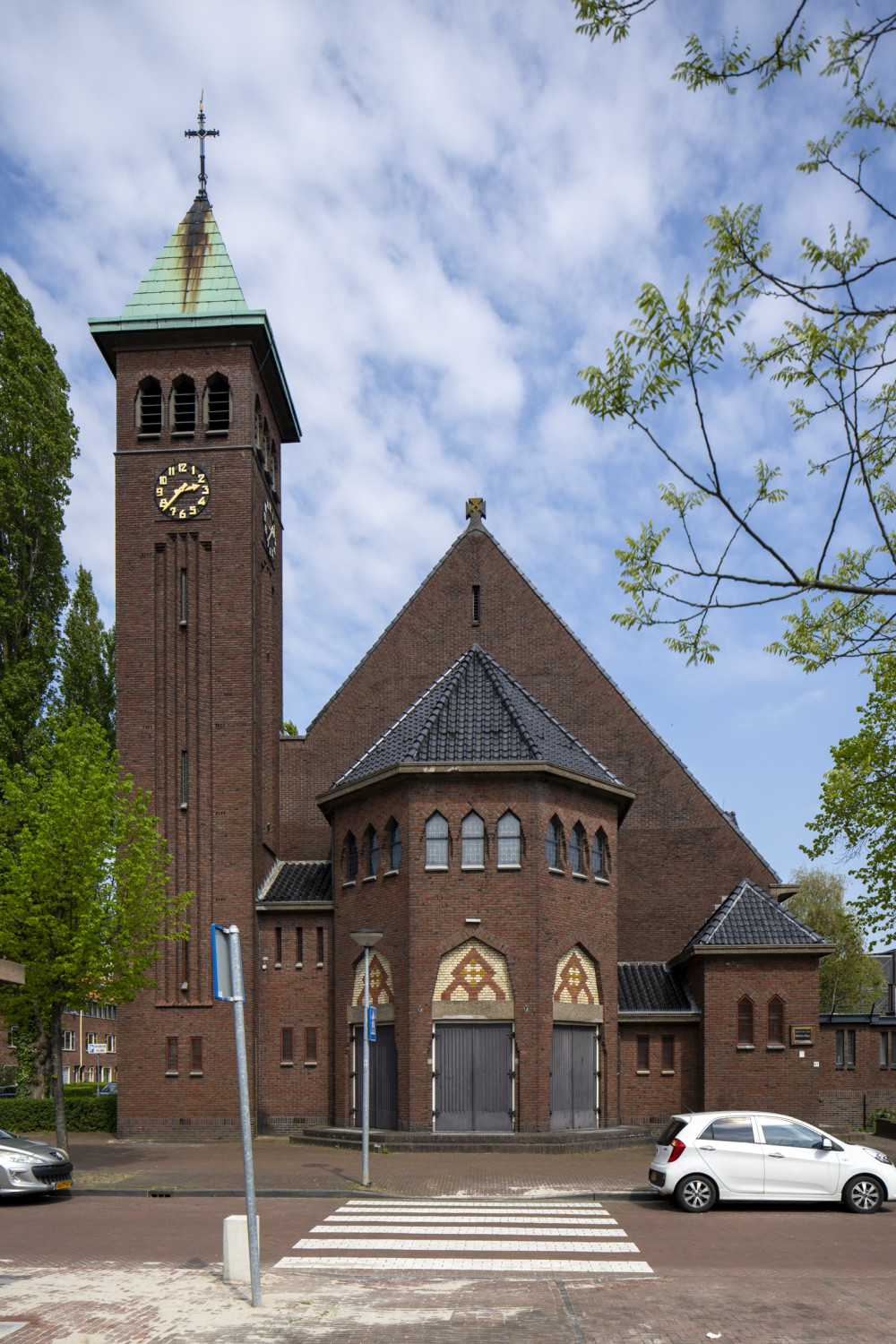Sint-Franciscuskerk met pastorie 
